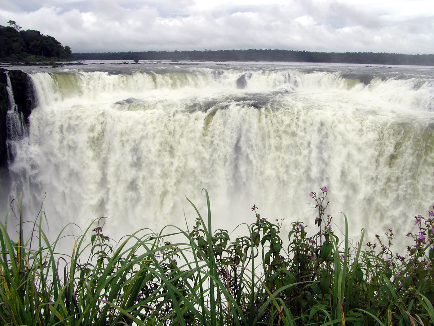 Garganta del Diablo, Iguazu Falls, Argentina/Brazil